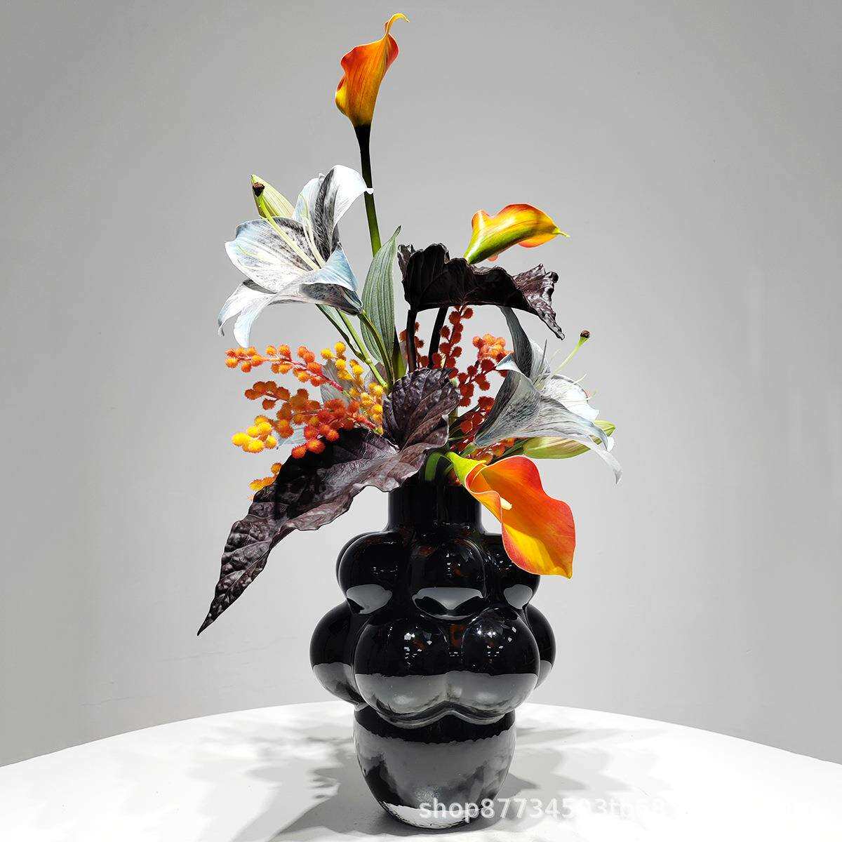 现代仿真花马蹄莲黑色玻璃花器室内摆放软装摆放花艺售楼处样板间