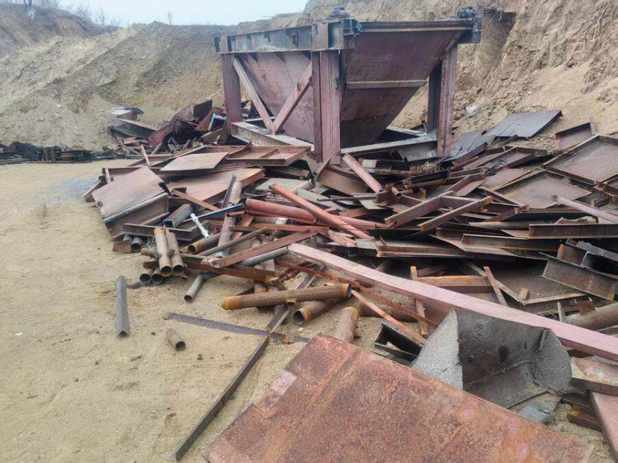 4月24日朝阳航吊、平振筛、除尘器、破碎机、圆锥机、粉碎机、给料机、地磅、电子秤、废钢、配电柜等设备一批(朝阳）网络拍卖公告