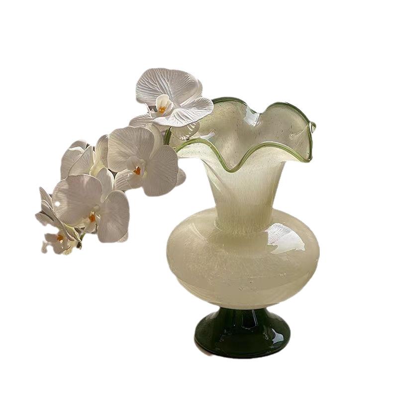 轻甜系中古风奶油色老坑翠铃兰草花口底座风灯花瓶