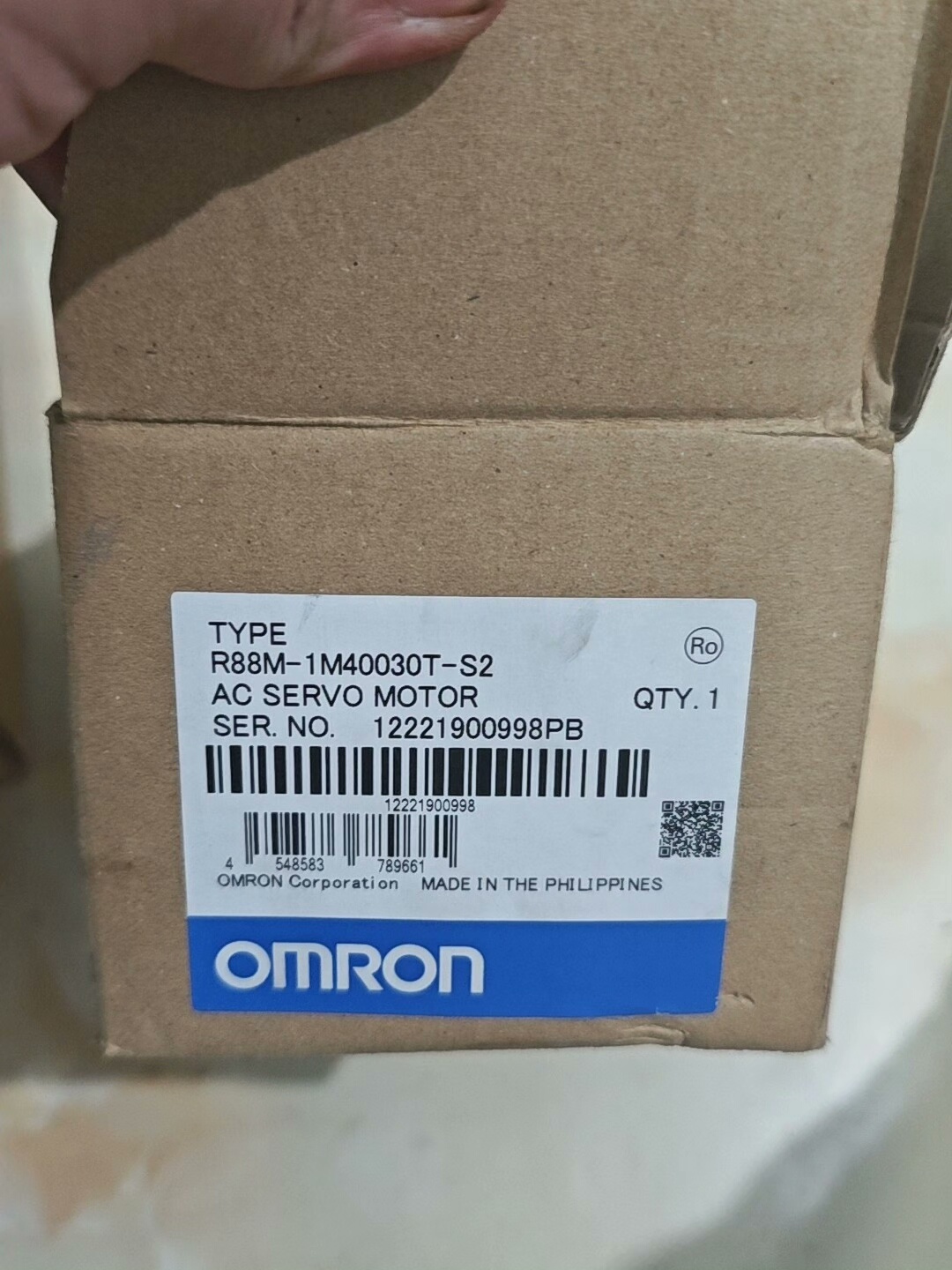 R88M-1M40030T-S2欧姆龙伺服电机全新原装一台，