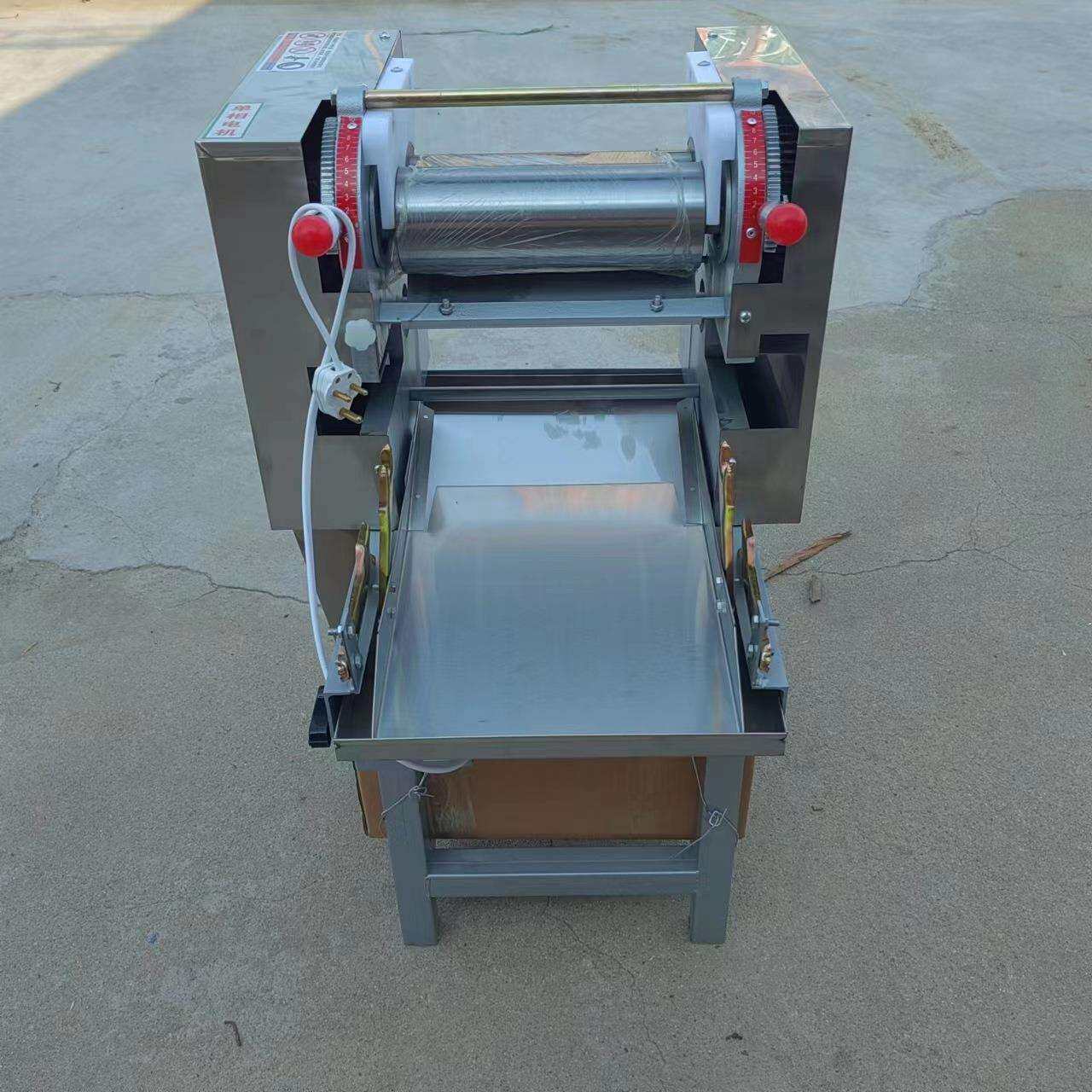 商用不锈钢小型鲜面条机食堂多功能圆面条款面条刀削面机