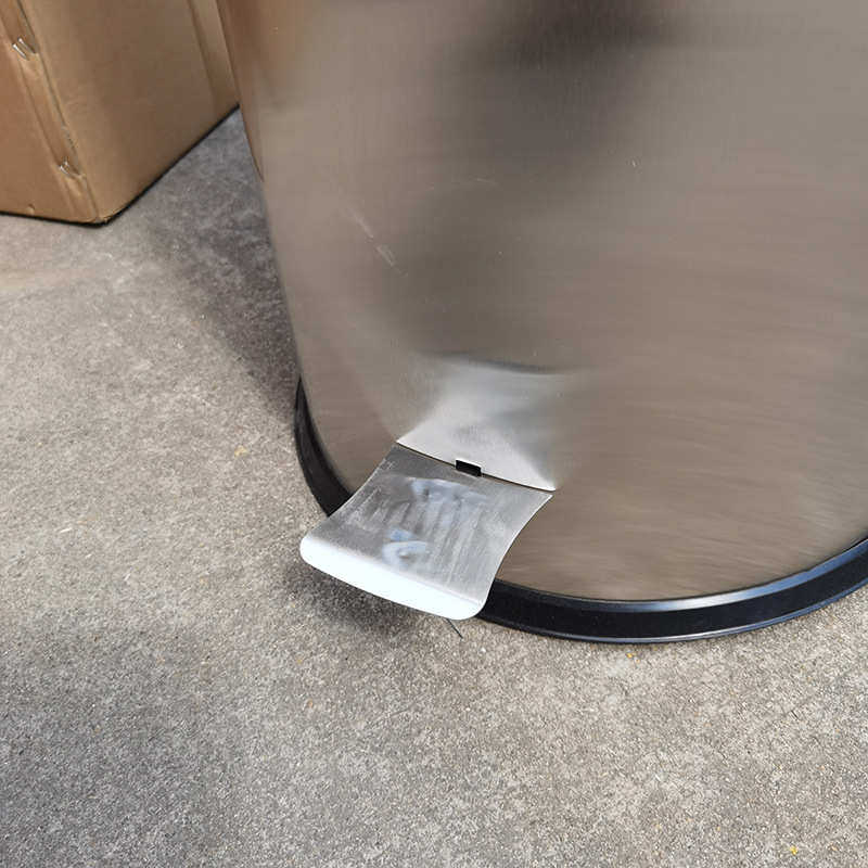 50升100升圆形不锈钢脚踏垃圾桶 大型脚踩式环卫卫生桶防火阻燃
