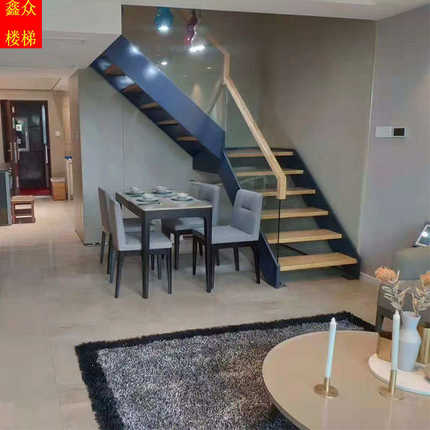公寓阁楼钢板中柱旋转直梁圆弧形实木踏步钢化玻璃整体楼梯包安装