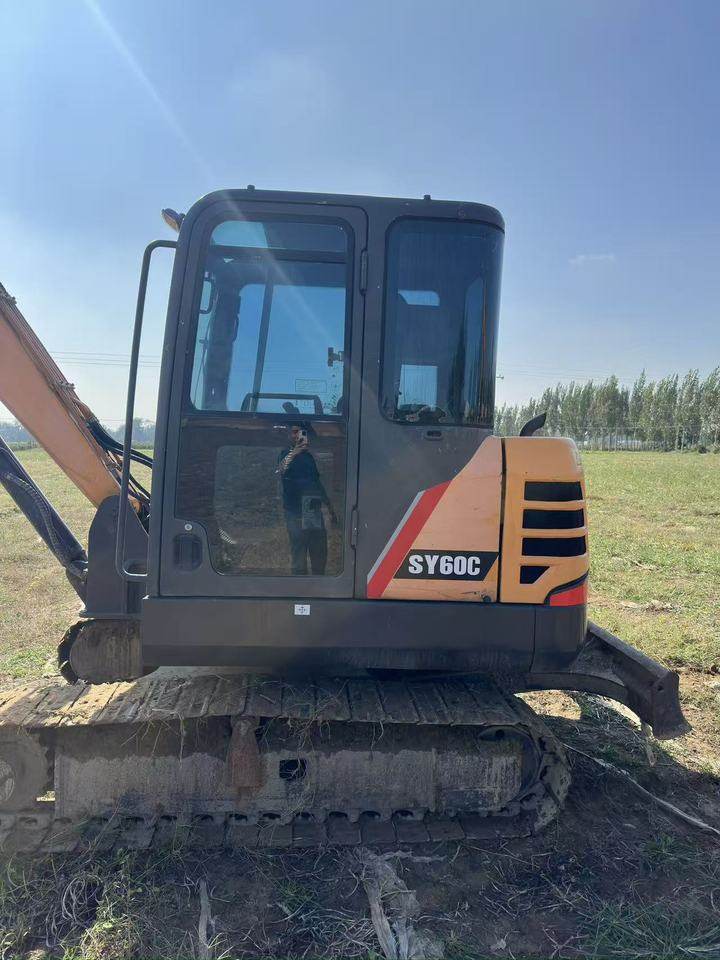 1月3日邢台三一60挖机（大彩屏，久保田发动机）网络拍卖公告