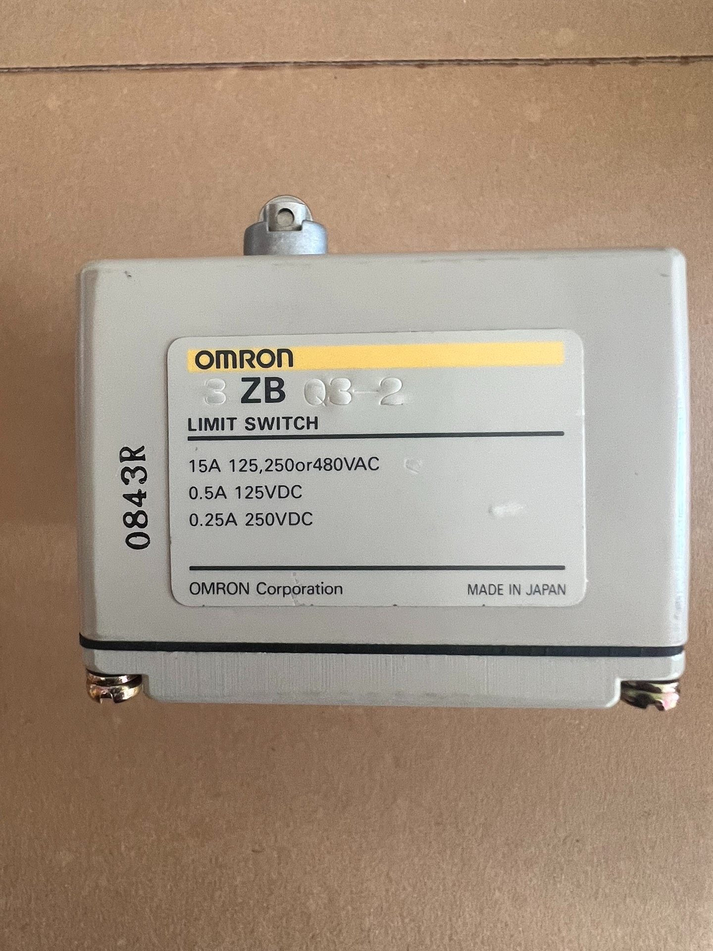 欧姆龙限位开关 3ZB Q3-2 日本原装 全新库存货 没包