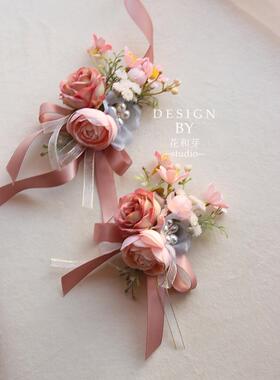 原装在未仙梅粉红和蓝色玫瑰珍珠森林胸花西方婚礼新郎伴娘姐妹组