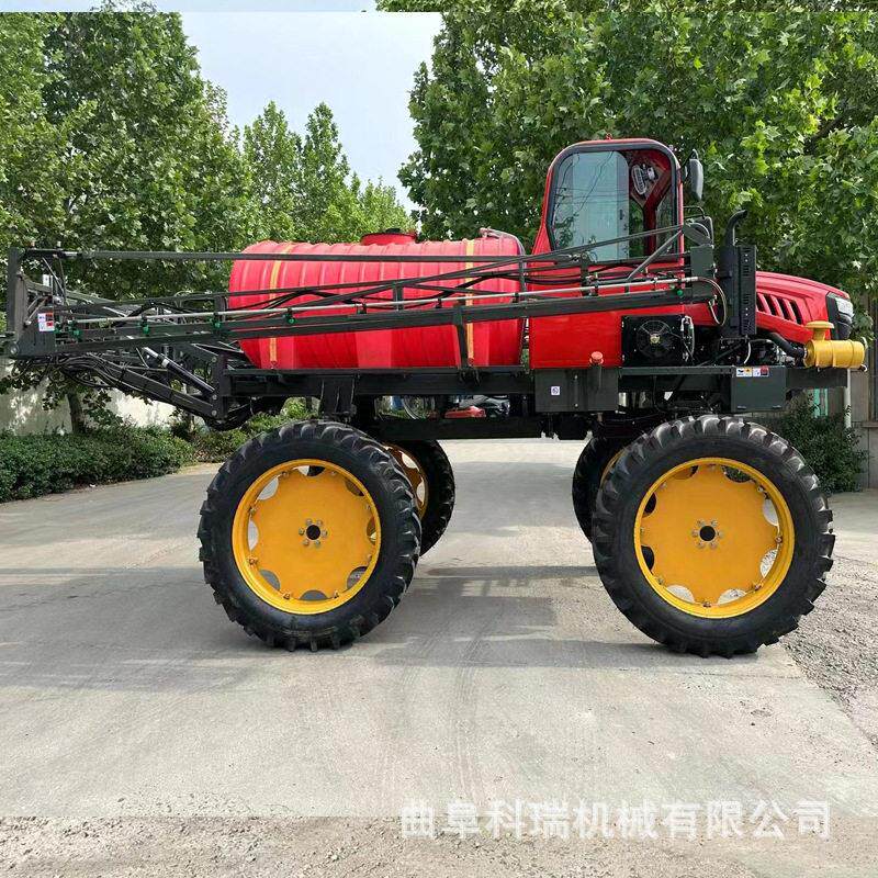 自走式打机100马力3000L出口品质大田玉米全液压喷杆喷雾机