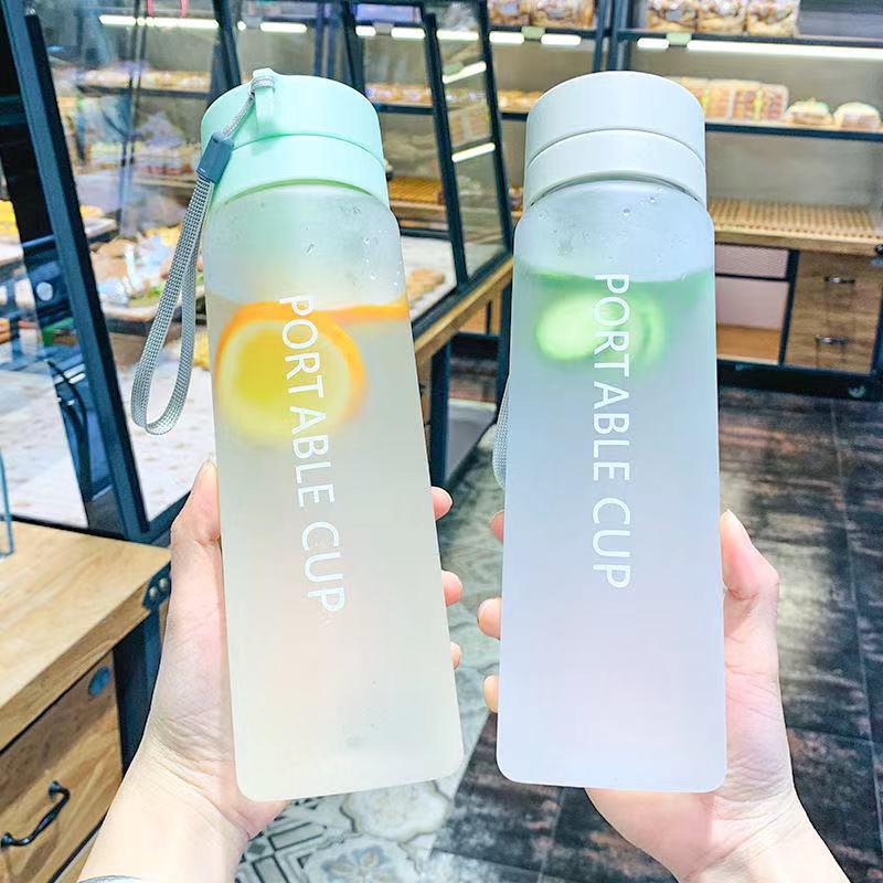 水杯男生杯子便携塑料杯女新款2026生耐高温简约防摔学生运动水瓶