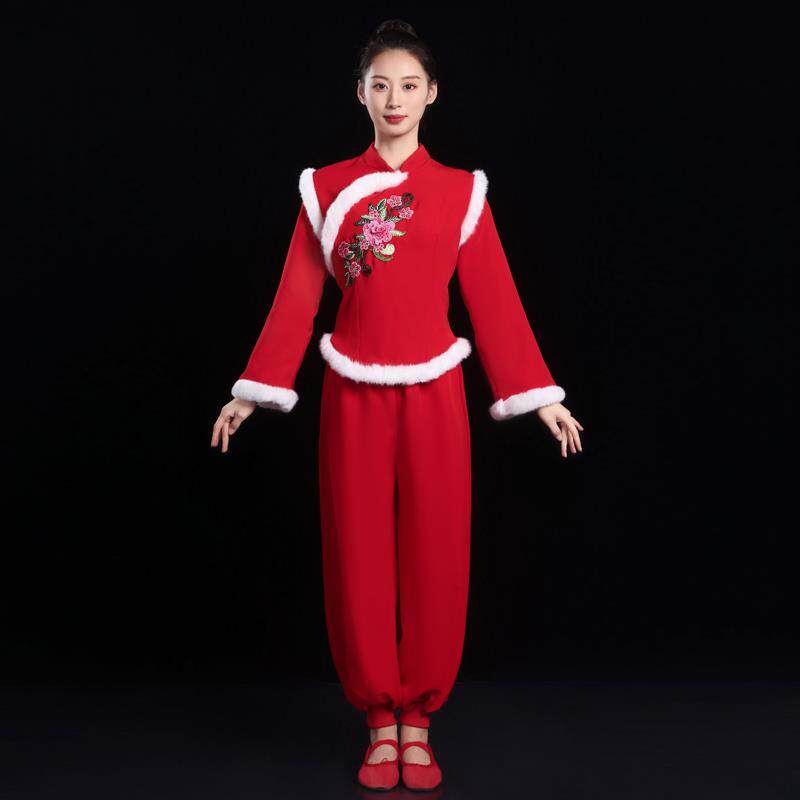新款秧歌服演出服2024女新风款中国冬场季扇子舞打鼓服装中老年广
