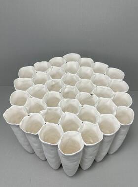 现代简约手工白色陶瓷摆件花器软装创意设计家居客厅桌面酒店样板