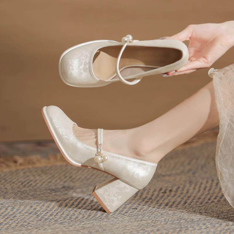 春季女士浅口粗跟单鞋旗袍配的鞋子白色高跟鞋女2026新款玛丽珍