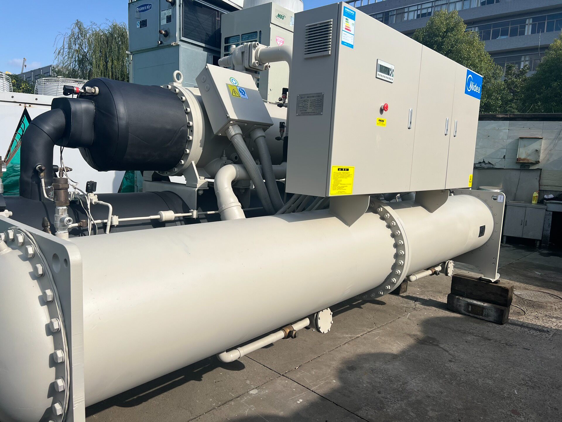 1290kw双机头美的螺杆式水冷冷水机360rt二手中央空调