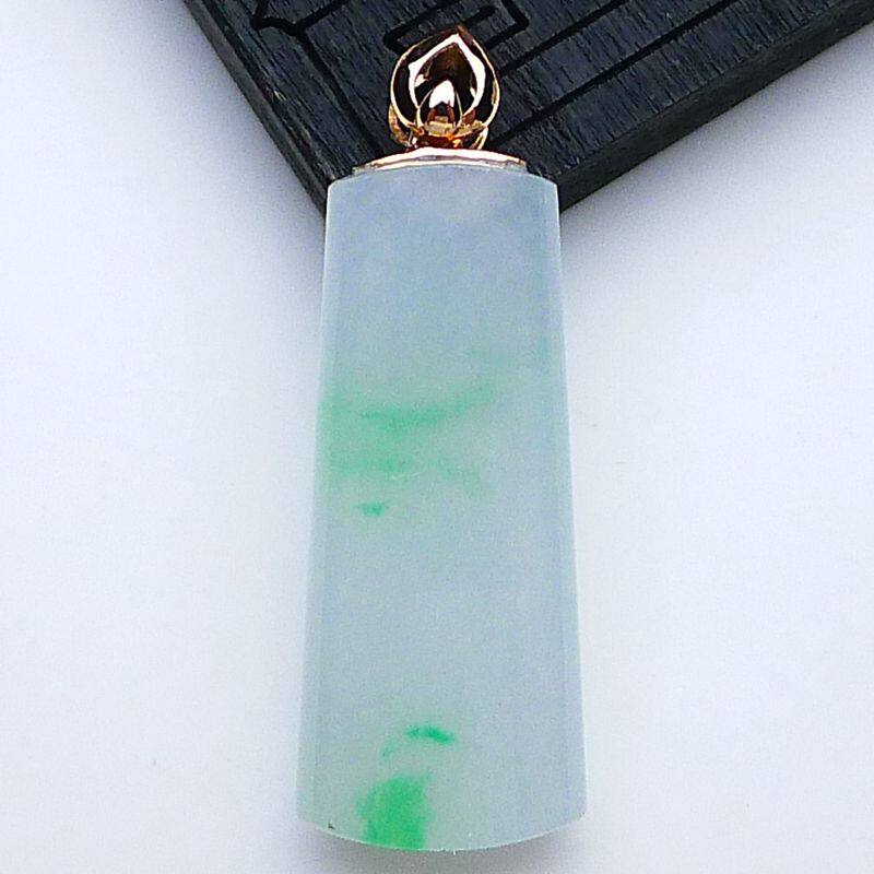 18K金镶玉扣头挂件翡翠正品淡绿双彩素面柱形平安无事牌吊坠5.00g