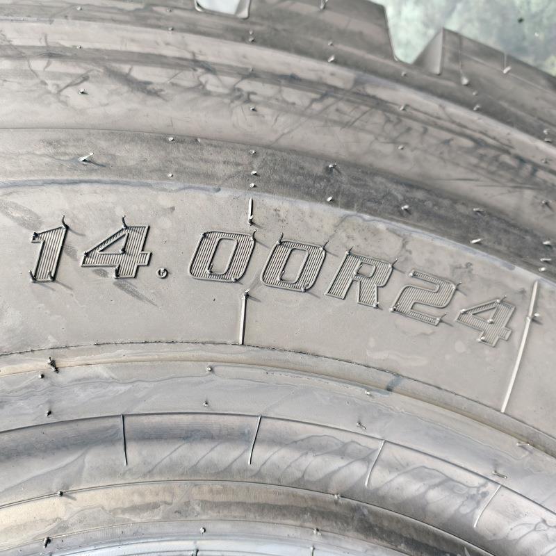 1400R24口轮胎14.002港4程港口正面吊E4R花纹全钢丝真空工轮胎888