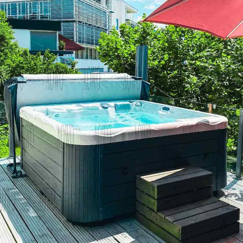户外大池亚克力浴缸按摩冲浪水疗spa温泉泡池别墅游游花园jacuzzi