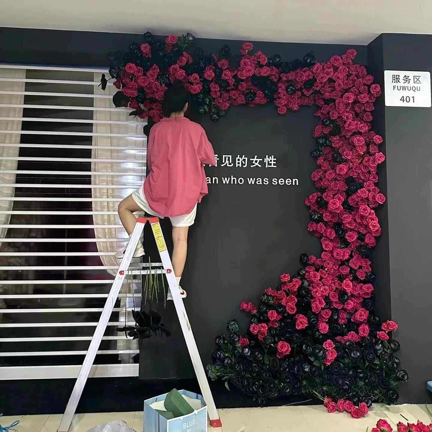 彷真玫瑰花彷真花花墙瀑布背景打卡布置节日拍照商场引流婚礼