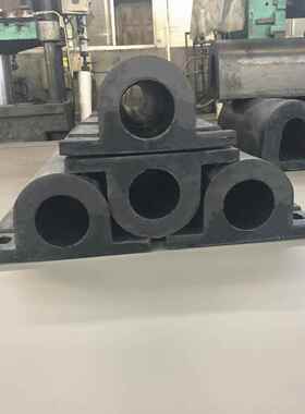 GD280*2000L长度可按要求来样桥墩防撞船用橡胶护舷厂家供应