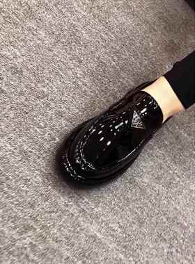 高档时小强鞋吧广州款皮漆皮一脚蹬圆头时尚潮流行新休闲尚休闲男