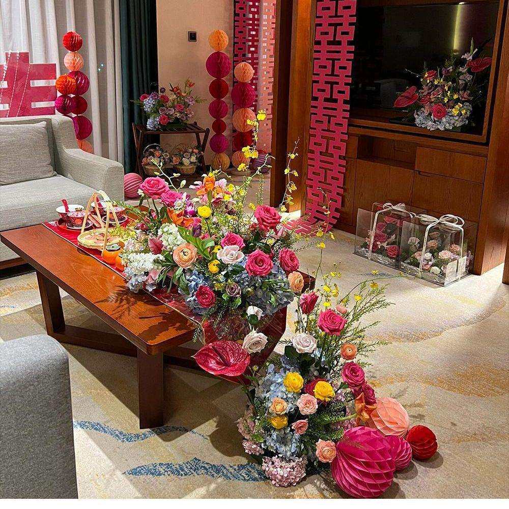 婚房床头排花仿真花套装结婚桌面摆件新房卧室客厅电视柜婚庆假花
