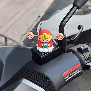 电动车仪表盘小摆件财神爷摆件2026装饰车载创意电瓶中控台装饰品