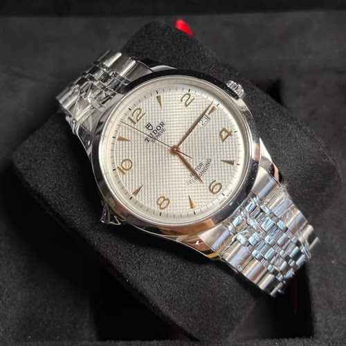 未使用9.9新帝舵1926系列精钢自动机械腕表41MM男表91650-0001