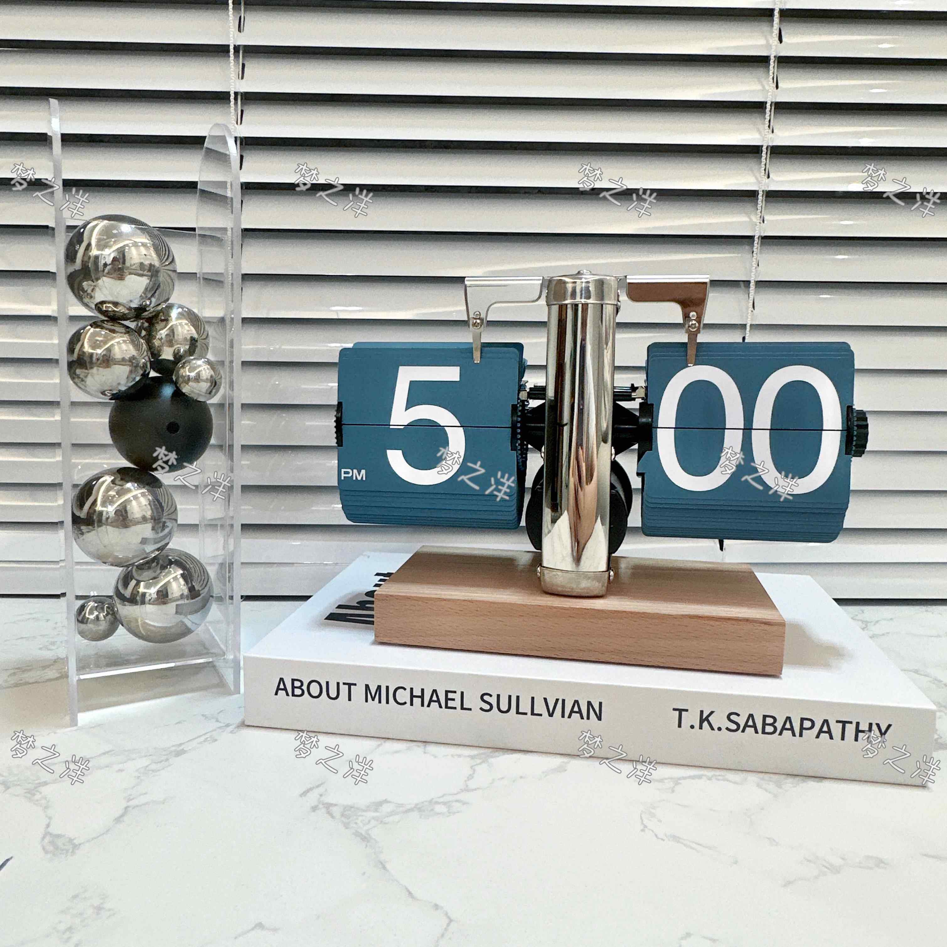 高档意自创动性翻页钟表闹复古客厅摆件座钟现代简约机械时钟钟个