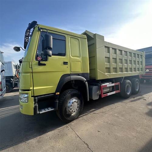 U型箱体自卸车（second-hand）重汽汕德卡大型渣土车工程车