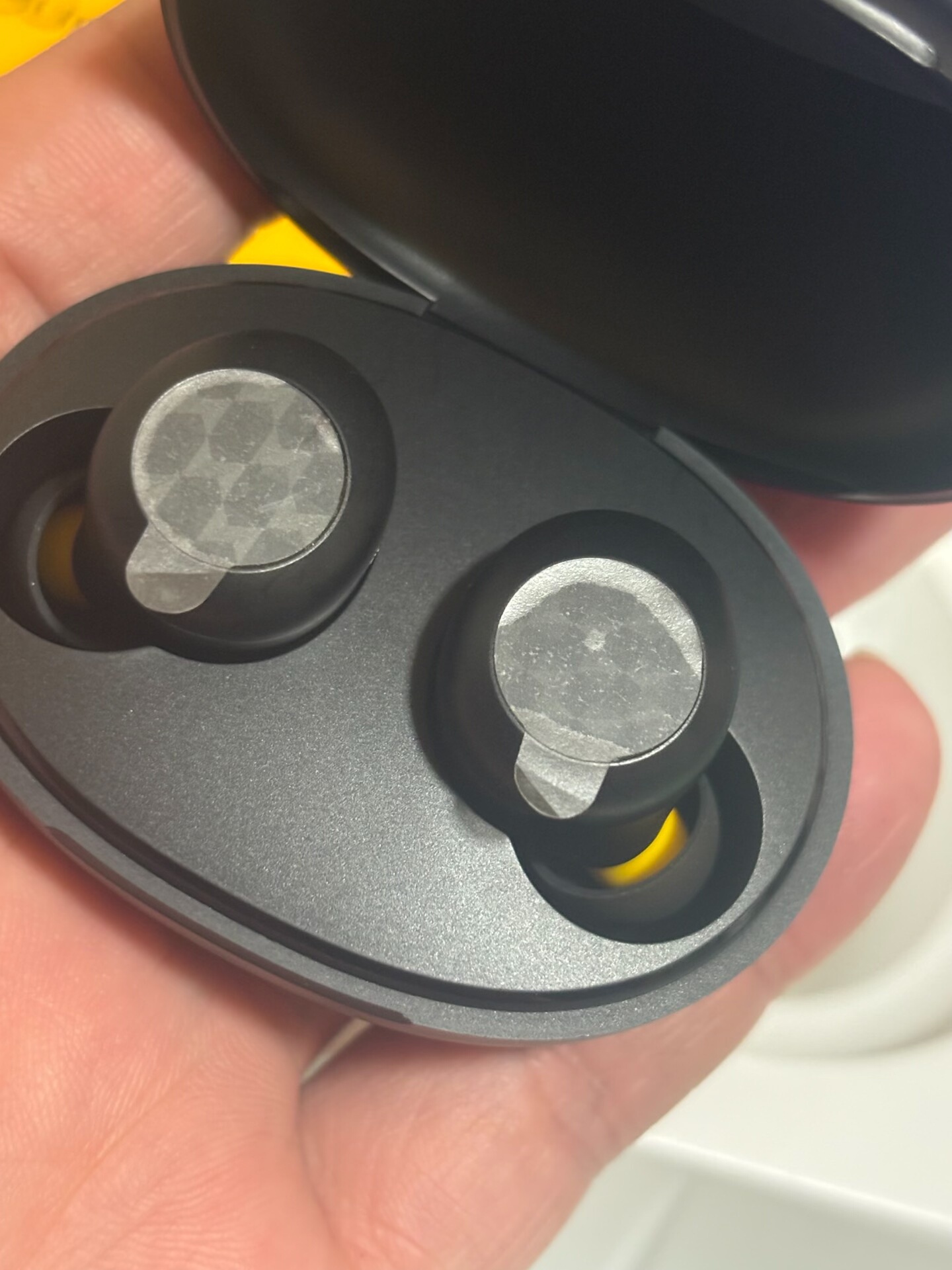 [Mới và chưa đóng gói] Tai nghe không dây realme Buds Q2 | Tuổi thọ pin siêu dài | Màu
