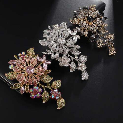 Romantic Fashion Pink Rhinestone Inlaid Gold Plated Rose Bud