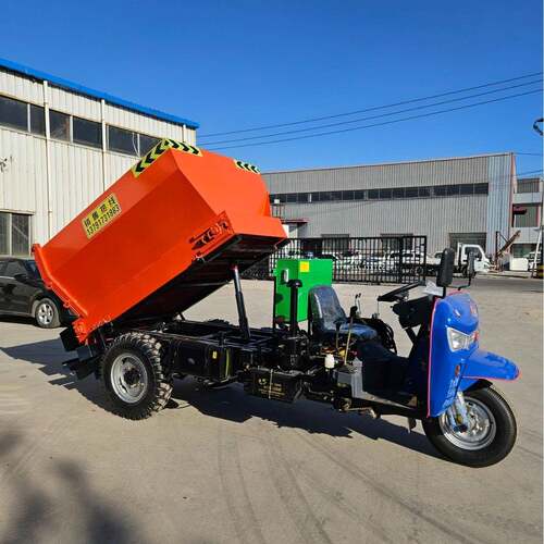 厂家供应三轮撒肥车全自动农用干湿两用施肥多功能三轮撒粪车