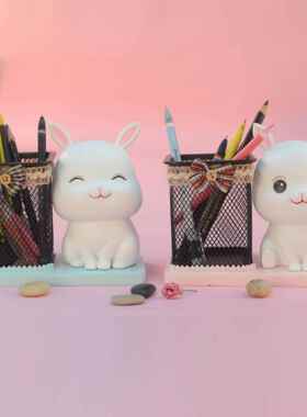 呆萌胖胖兔子笔筒礼物简约北欧树脂工艺品摆件手办学生文具
