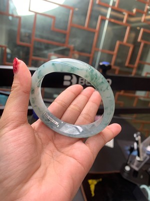 使用评测印象翡翠手镯怎么样，豪8印象S8翡翠手镯真假鉴别？