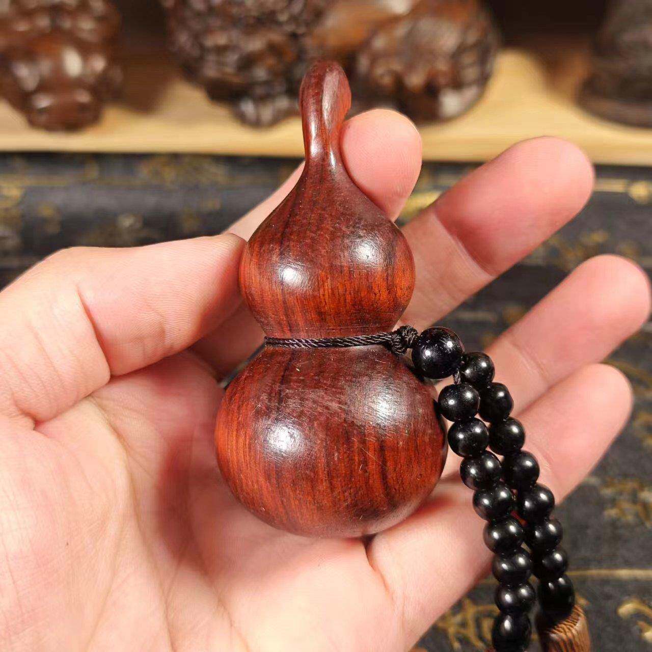 7.7公分小叶紫檀木雕把件光面葫芦男女盘玩实木随身盘玩工艺品