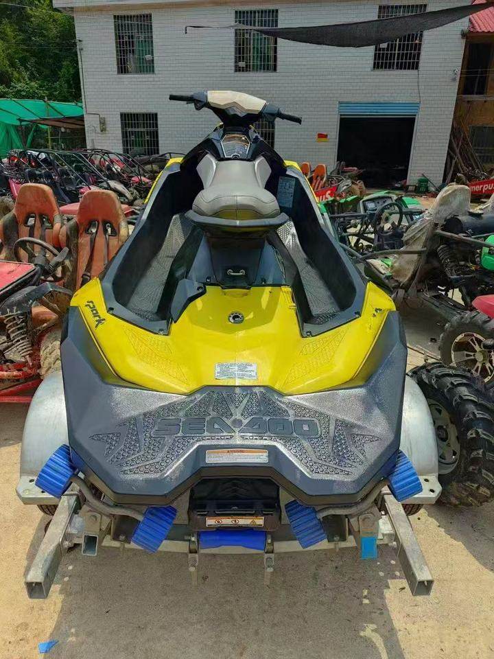 19年下水庞巴迪火花90摩托艇.艇况良好