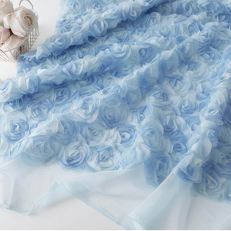 重工精致浅蓝撞色晕染3D立体玫瑰盘花网纱布料蓬蓬裙礼服童装面料
