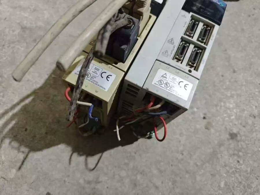 4月25日北京【京械6110】单位淘汰报废处置驱动器两台网络拍卖公告