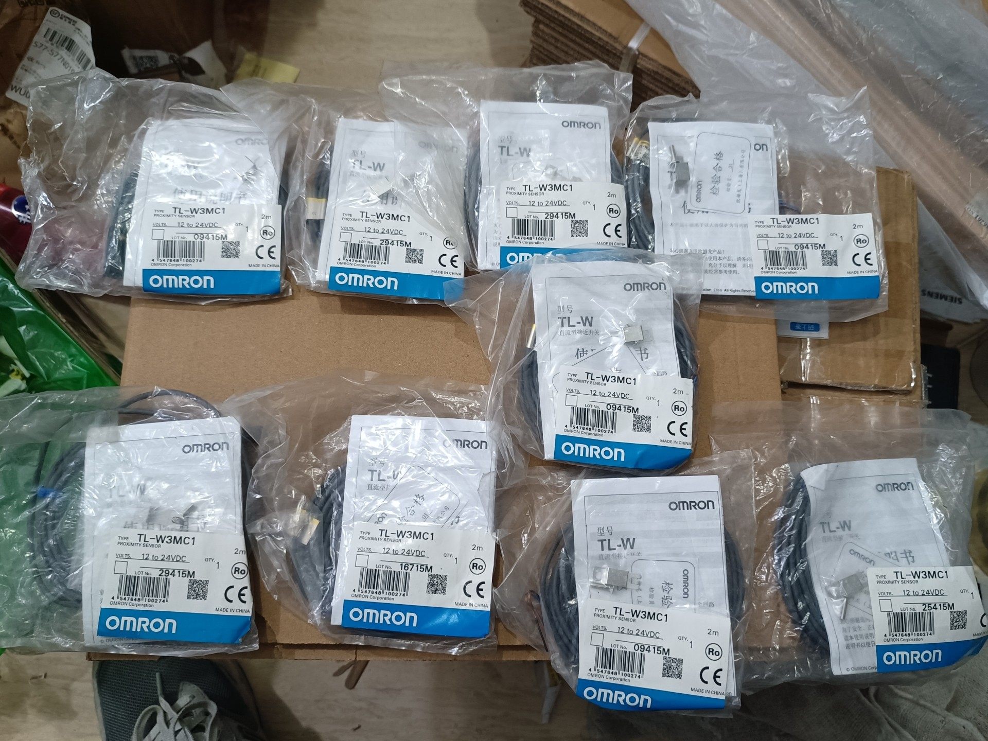 全新欧姆龙传感器TL-W3MC1，库存商品原装正品，数量9只