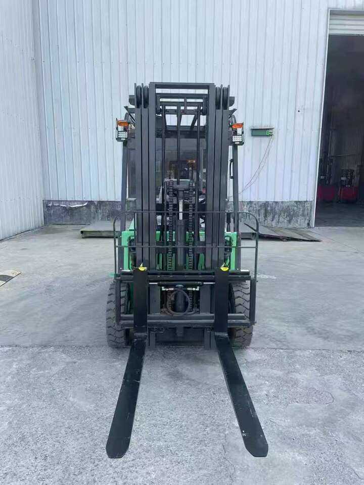 4月17日聊城全新3吨电动叉车3节门架加中缸加侧移升高4.5米配锂电池质保3年可上牌网络拍卖公告
