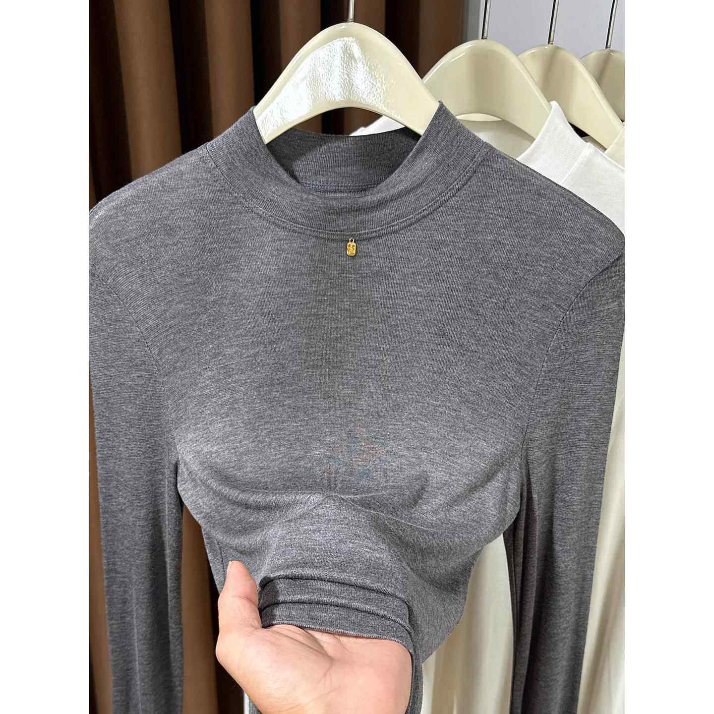 韩国灰色高级感半高领软糯针织打底衫女长袖秋季薄款叠穿洋气小衫