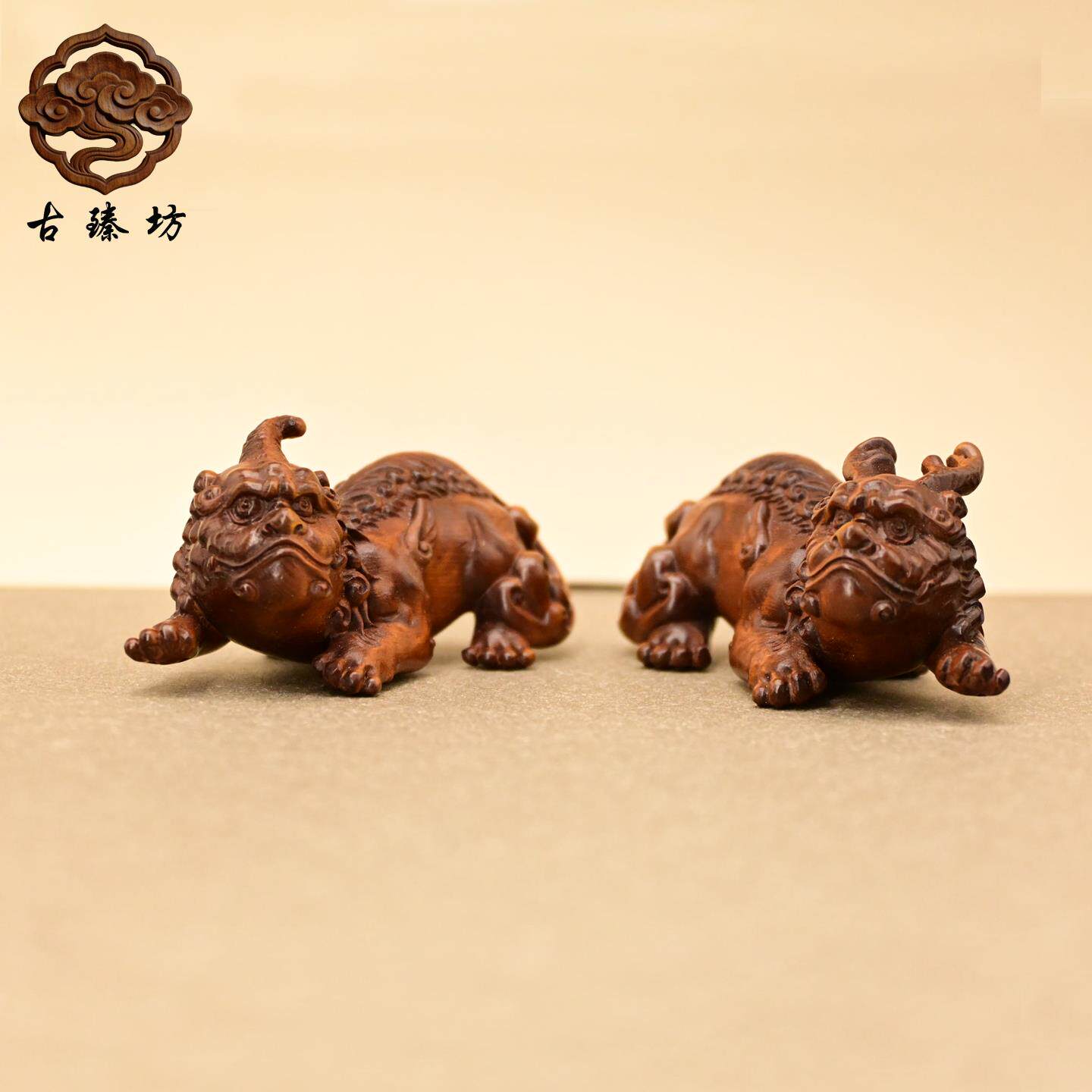 旧藏仿古小叶黄杨木雕雌雄貔貅手把件瑞兽实木文玩工艺品摆件