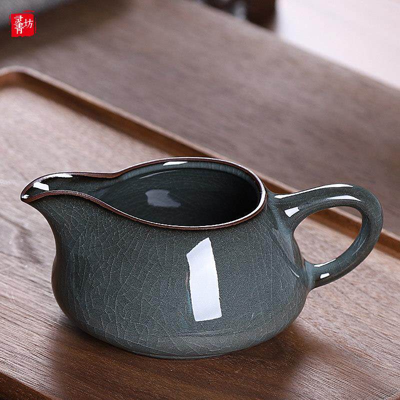 青瓷公道杯陶瓷公杯匀杯茶海哥窑铁胎冰裂大号分茶器功夫茶具配件