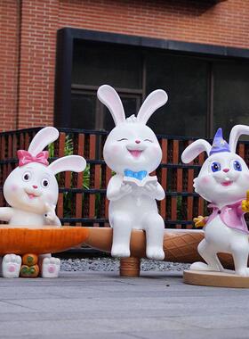 玻璃钢户外商场幼儿园兔子坐凳雕塑公园卡通熊猫动物休闲座椅摆件