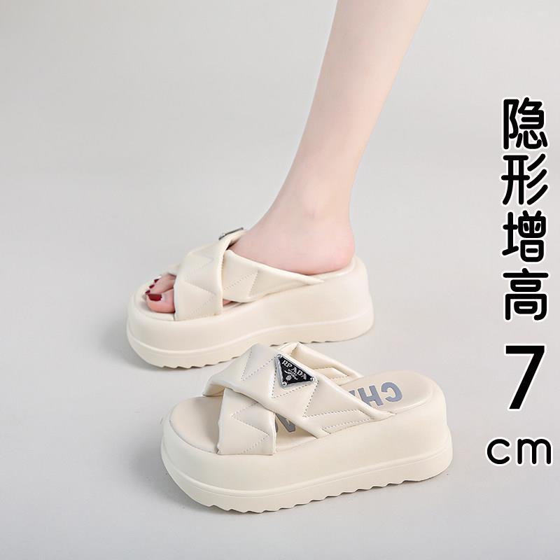 香港真皮厚底凉拖鞋女夏季外穿2026新款欧货爆款松糕增高沙滩凉鞋