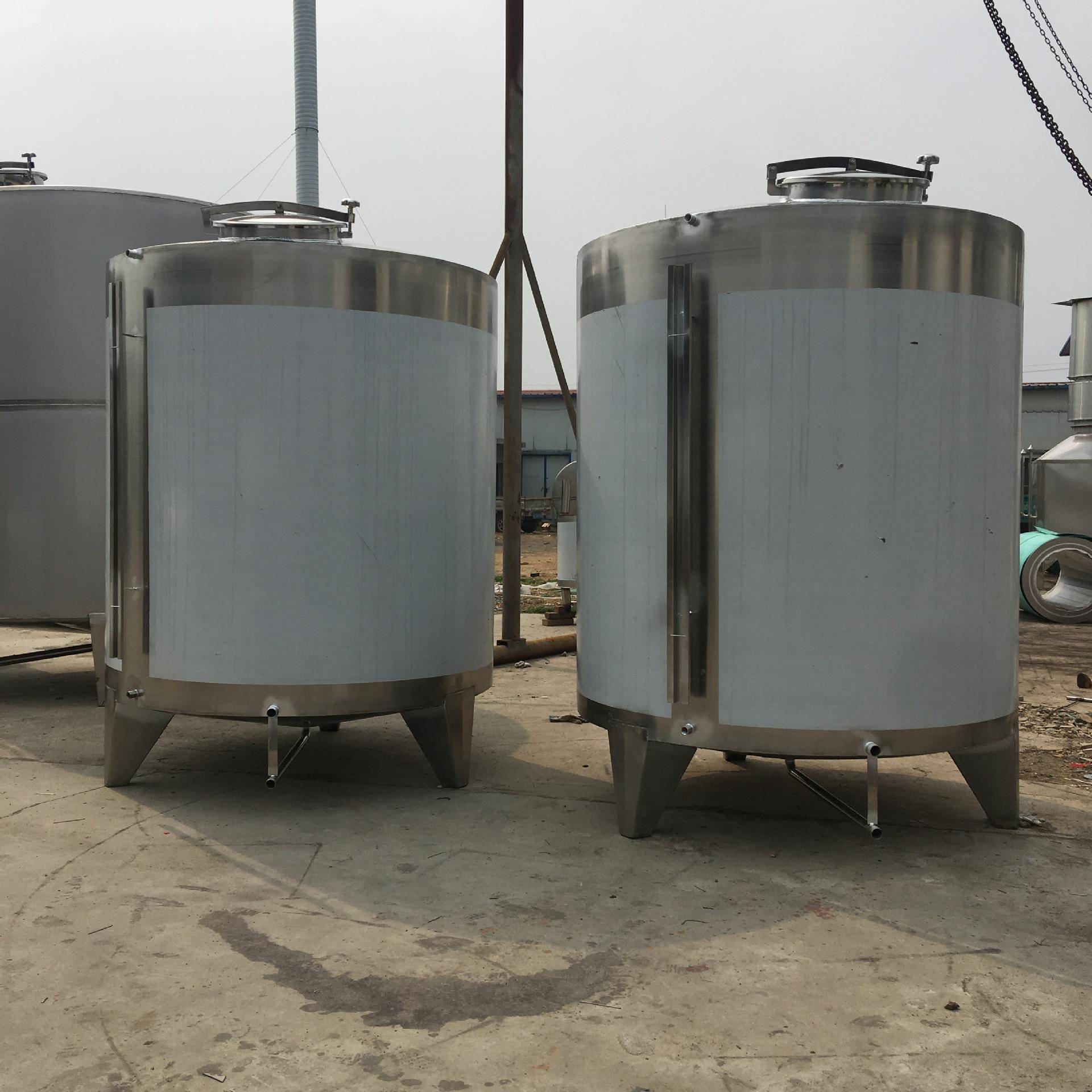 菏泽制作白酒储存罐10吨立式白钢罐不锈钢葡萄酒储存酒容器
