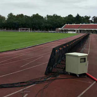 led球场屏运动场围栏屏周边广告屏体育场广告屏软面罩护顶防撞击