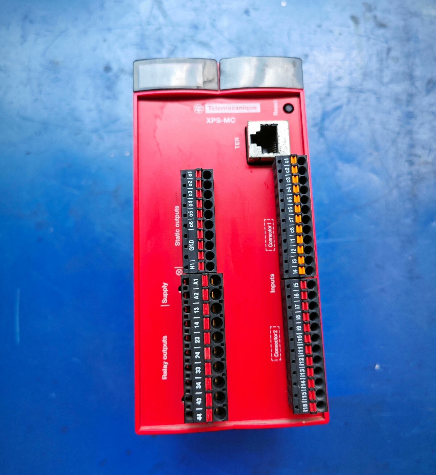 施耐德XPS-MC控制器，型号XPSMC16Z，