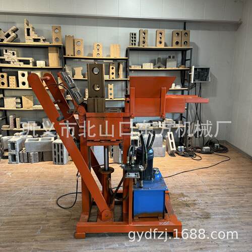 泥巴制砖机液压粘土砖机三角砖多功能移动式制土砖机可换模具