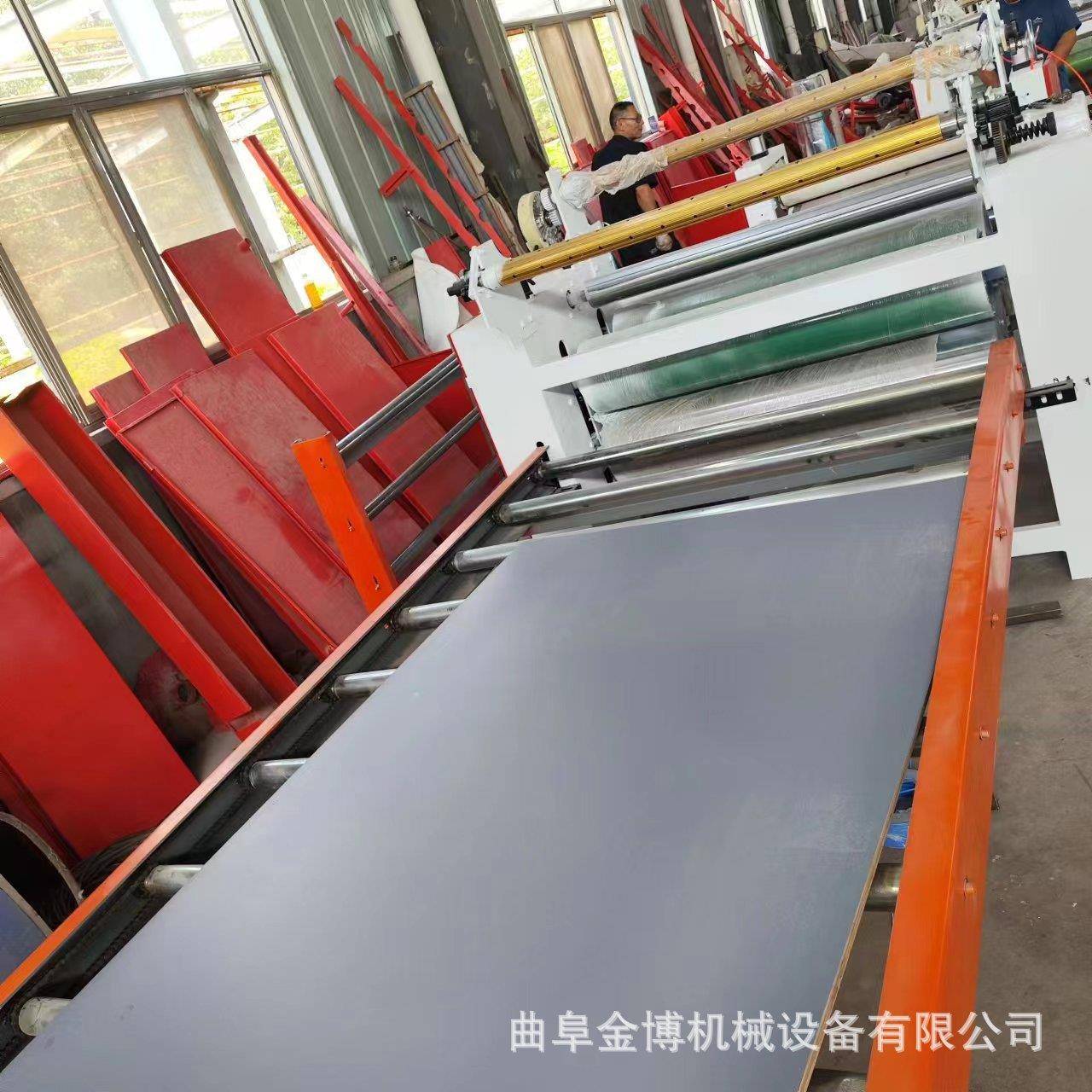 皮革布料背景墙板覆贴机 PE片建筑模板多层板 PUR热熔胶平贴机