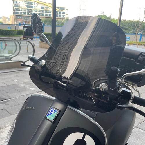 Vespa摩托车精品店改装的比亚乔Gtv挡风玻璃中等高度的护手前挡风