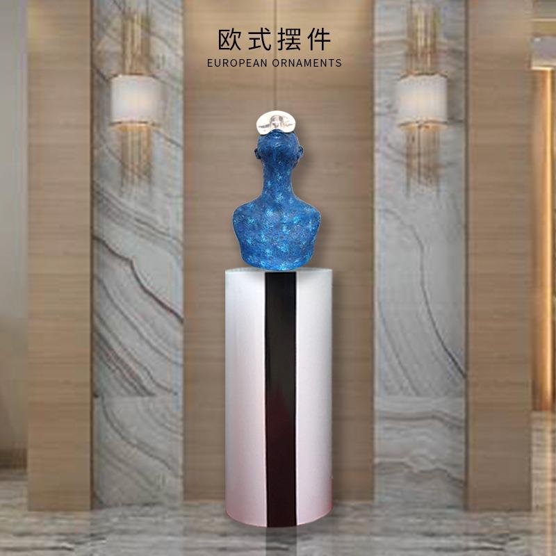 欧式简约蓝色抽象人物摆件办公室样板房酒店大堂蓝色小品雕塑